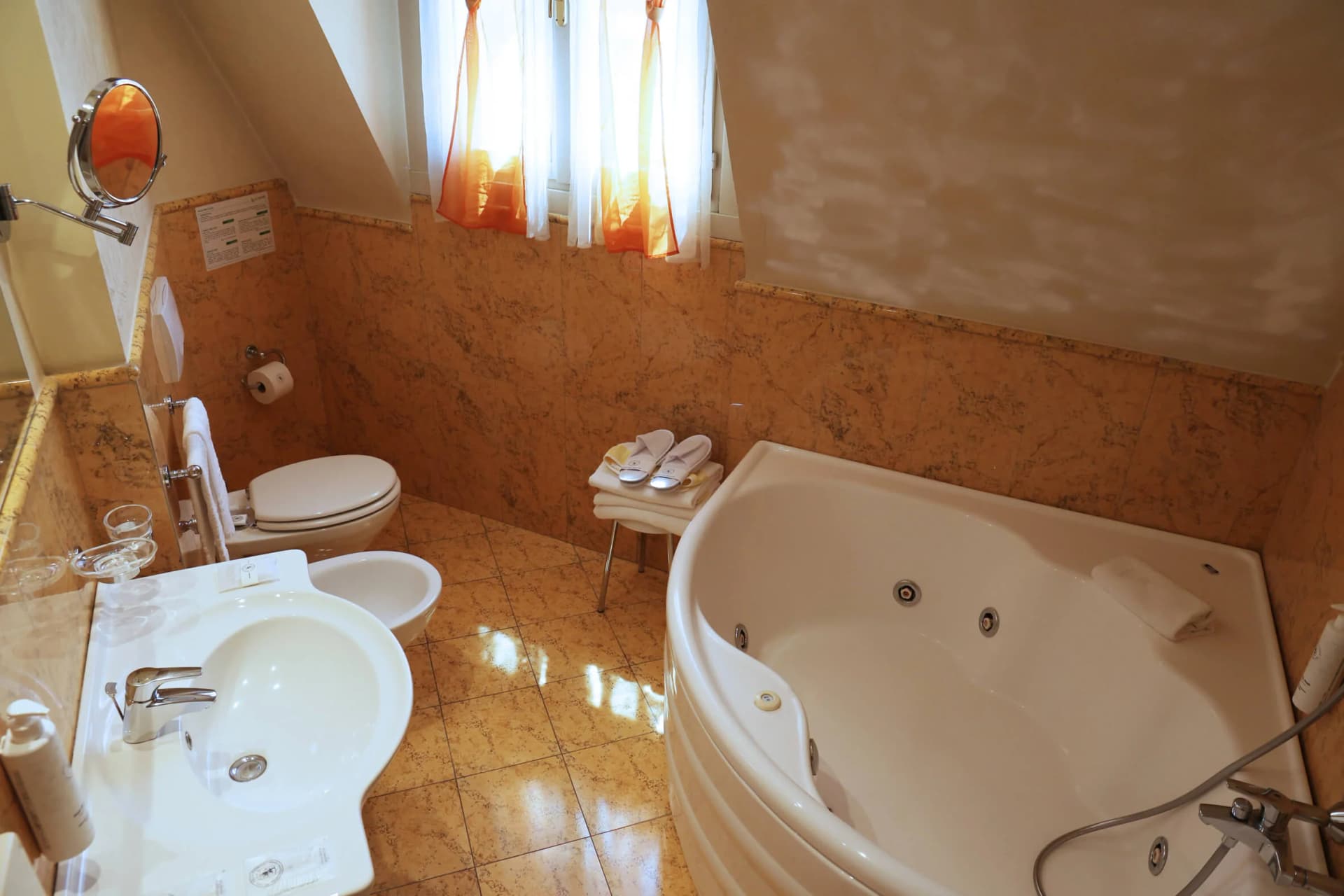 Camera Matrimoniale con Jacuzzi